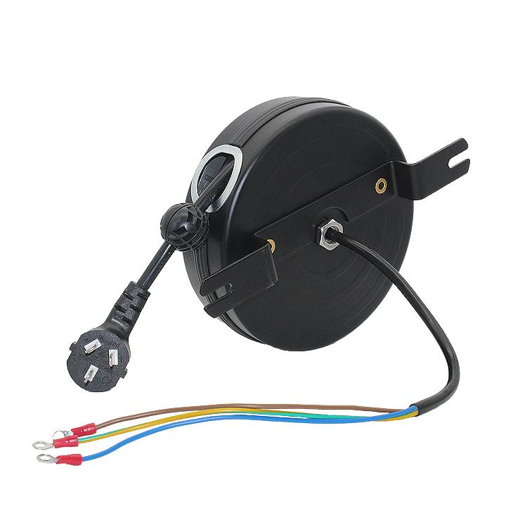 Retractable power reel